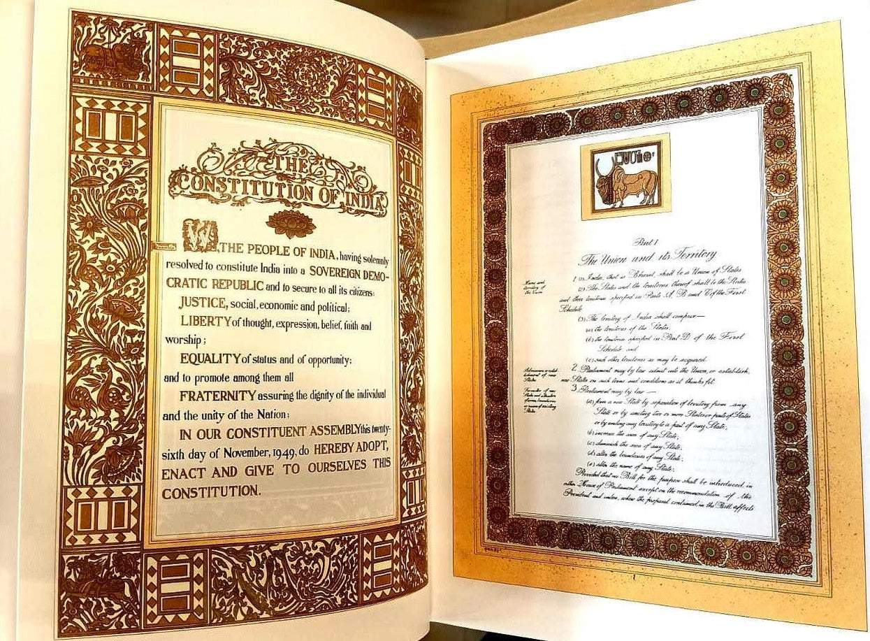 Constitution of India (Calligraphic and Illustrated Copy) [Hardcover ...
